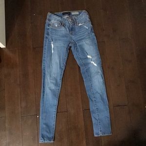 Medium washed ripped jeans